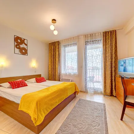 Grand Monastery 1bd With Scenic Views Apartament