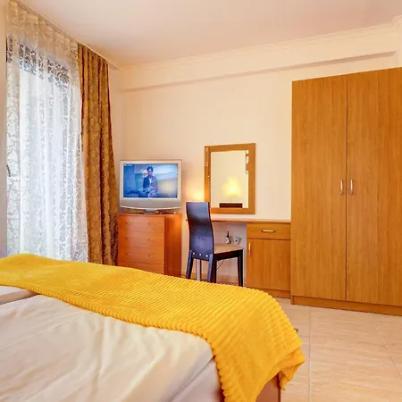 Grand Monastery 1bd With Scenic Views Apartament